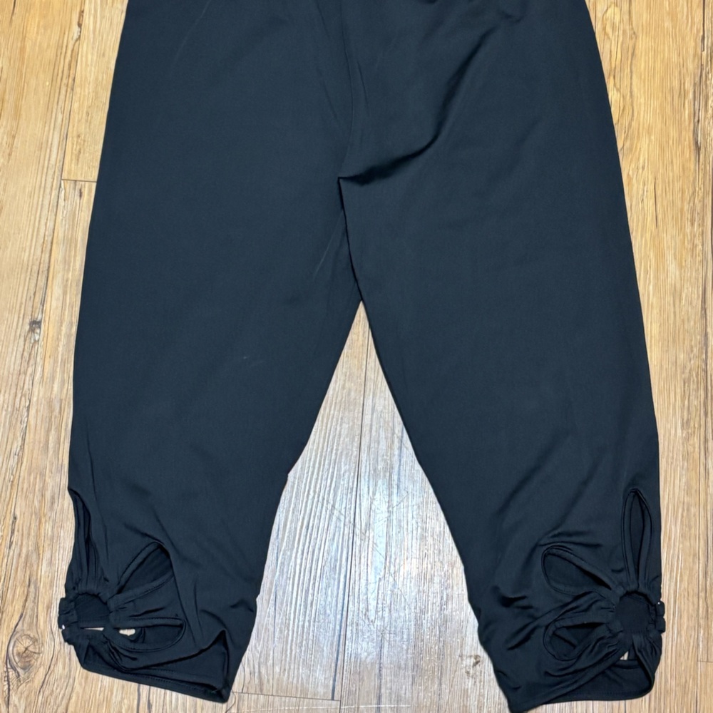 Elegant Black Women's Leggings with Bow Accents